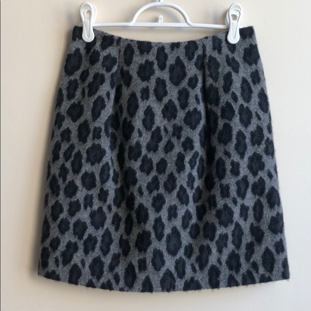 Beautiful wool leopard patterned skirt